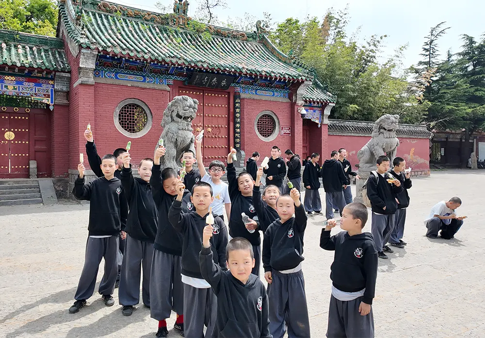 少林中武弟子一起春游